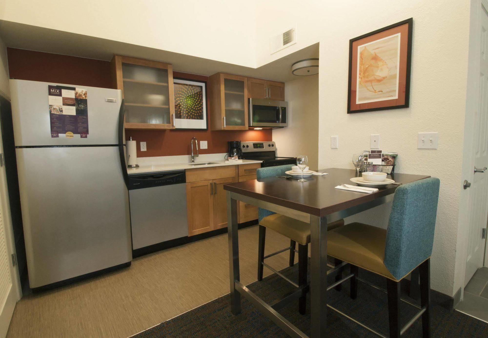 Hotel By Marriott Downtown/university