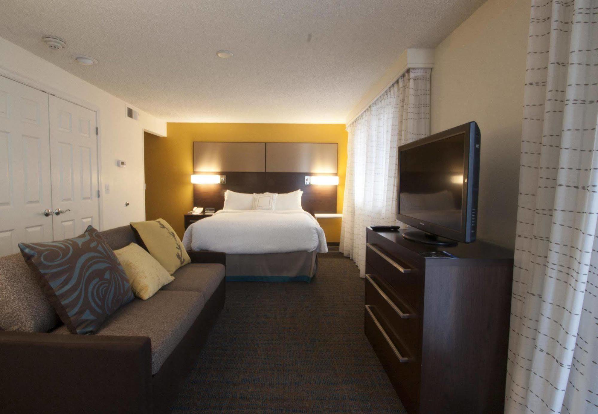 By Marriott Downtown/university 3* Boise