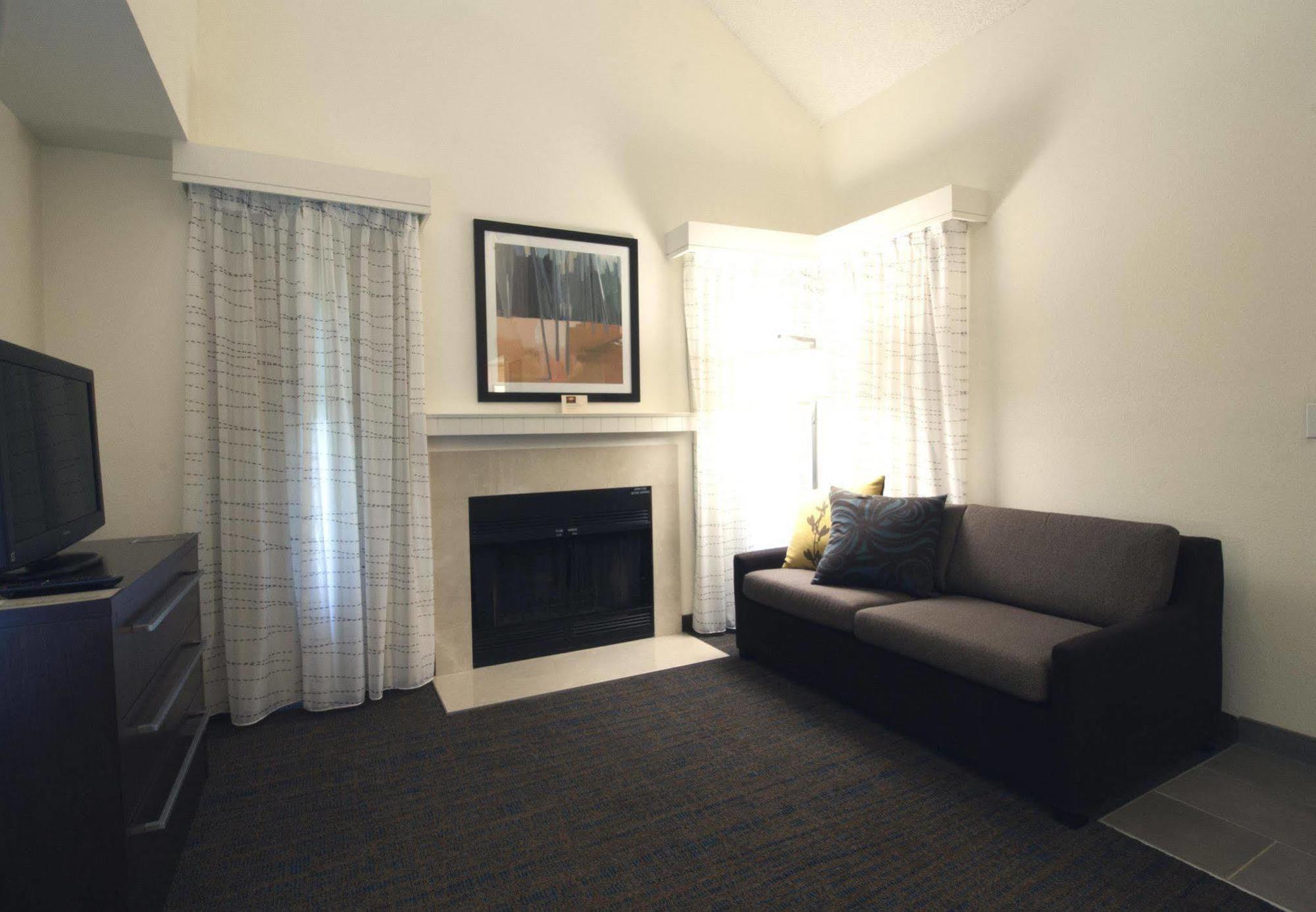 By Marriott Downtown/university 3* Boise