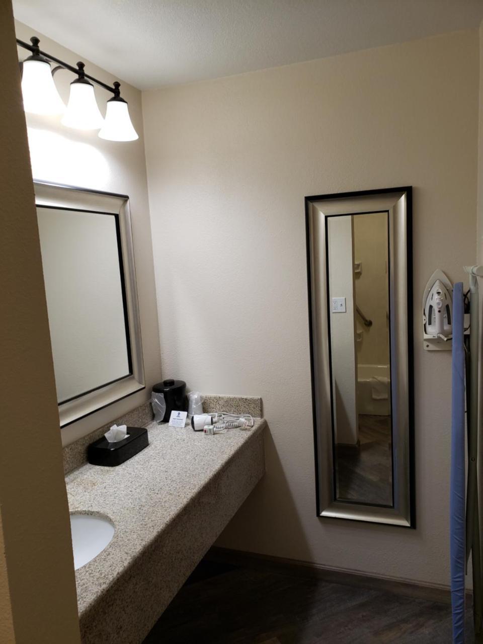 Airport Hotel