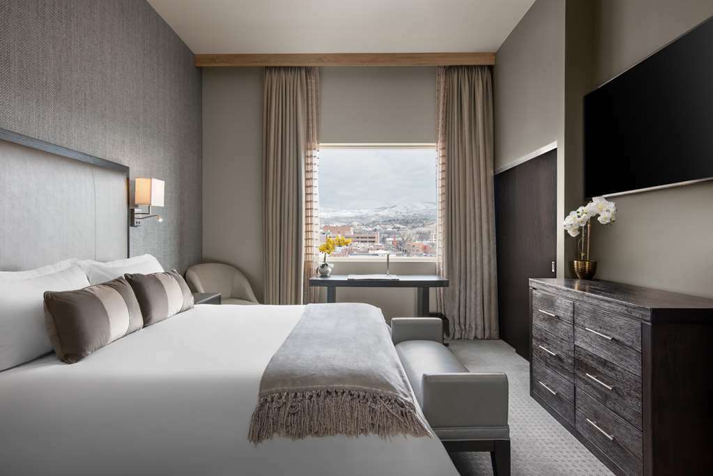 Hotel At 500 Capitol 4*