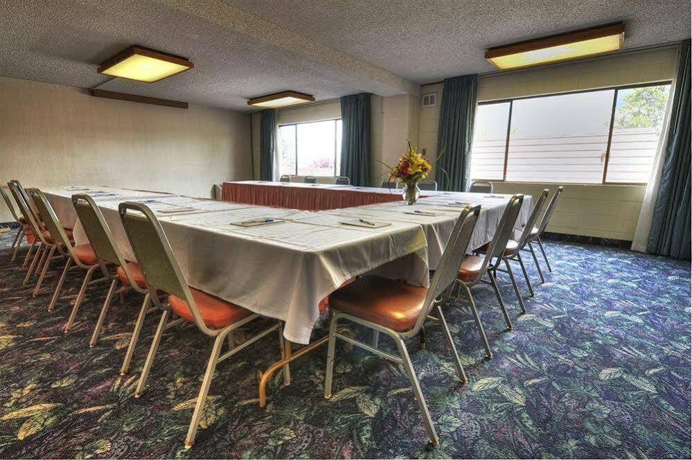 Cottonwood Riverside Downtown Hotel 3*