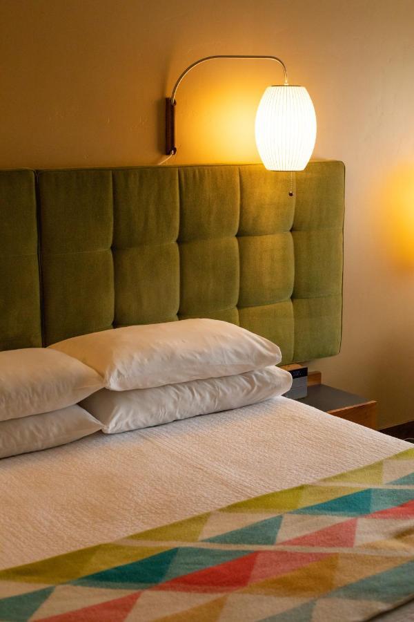 Modern 3* Boise