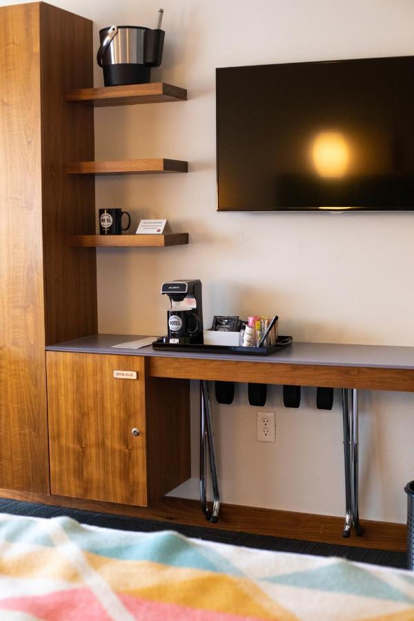 Modern 3* Boise