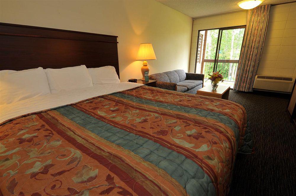 Cottonwood Riverside Downtown Hotel